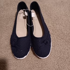 Kinetic Navy Blue Shoes. 8 New